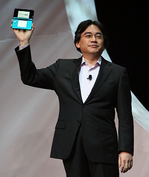 Satoru Iwata présente la console 3DS